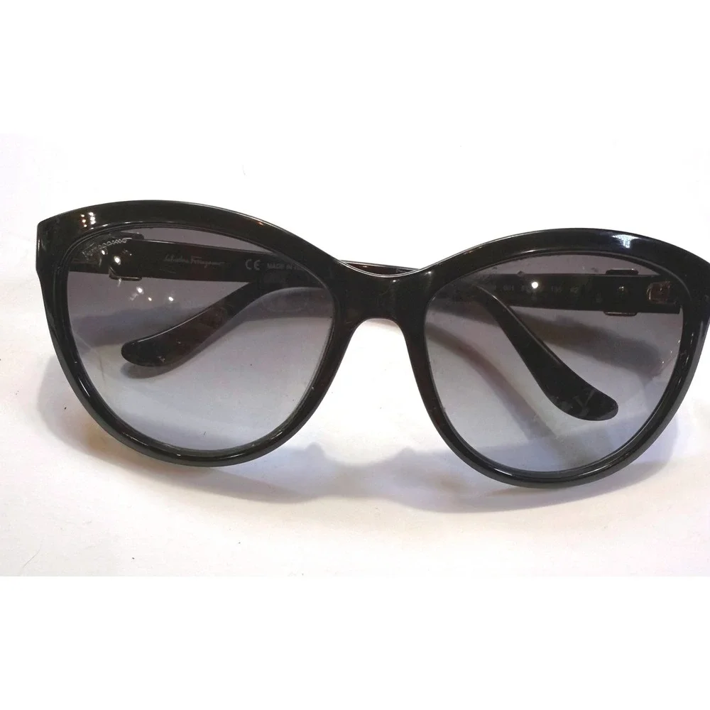 Salvatore Ferragamo SF760S 001 Black Cat Eye Vara Bow Sunglasses Italy 57-16-135